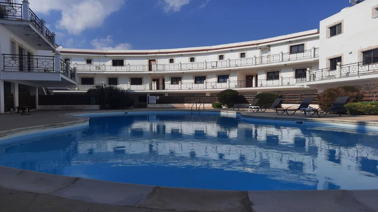 Paramount Gardens Resorts C201 Larnaka Exterior foto