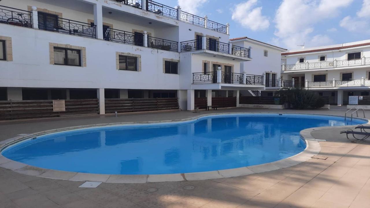 Paramount Gardens Resorts C201 Larnaka Exterior foto